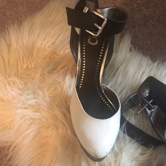 Heels - Picture 2 of 2